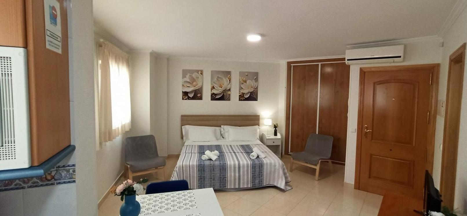 Apartamentos Amat - Only Adult - Playa El Bajondillo Torremolinos Exterior photo
