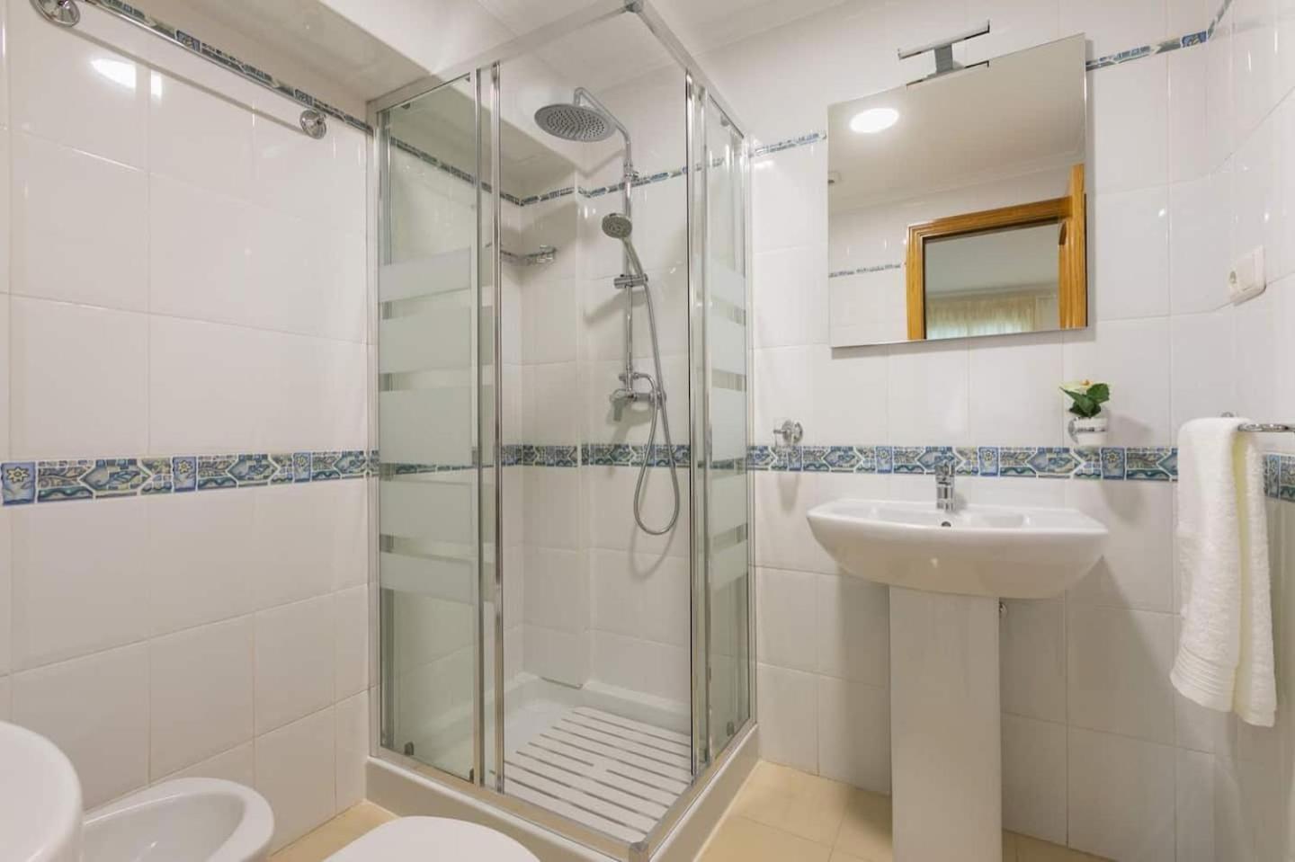 Apartamentos Amat - Only Adult - Playa El Bajondillo Torremolinos Exterior photo